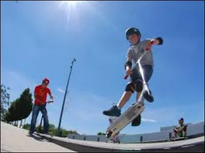 Dans les sports extrêmes, existe-t-il une discipline nommée "trottinette freestyle" ?