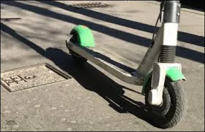 Peut-on faire monter une autre personne que soi-même sur une trottinette ?