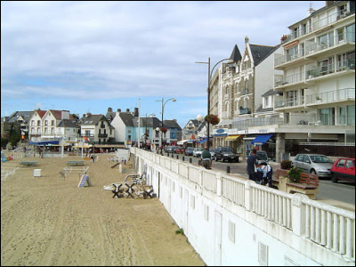 Petite ville de 4 700 habitants du département du Morbihan, située à l'extrémité de sa presqu'île :