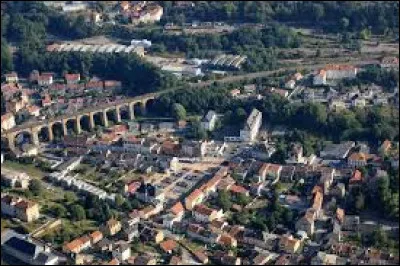 Petite ville de 3 200 habitants du département de la Moselle, située dans la vallée de la Fensch :