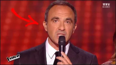 Comment s'appelle le présentateur de "The Voice" ?