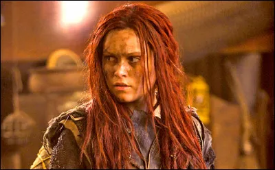 Comment est surnommée Clarke dans la saison 3 ?