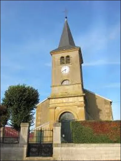 Nous sommes dans le Grand-Est devant l'église Saint-Grégoire-le-Grand de Hannonville-Suzémont. Commune du Pays Haut, dans l'arrondissement de Briey, elle se situe dans le département ...