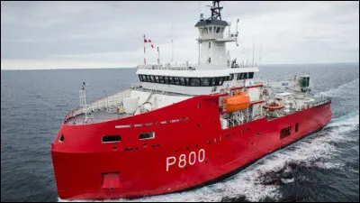 Lui a pour fonction de cartographier les fonds marins et permet à la flotte de naviguer sur les mers pas encore disponibles sur une carte. De même, il peut franchir les zones polaires, en brisant la glace. Ce bâtiment est positionné à la Réunion mais ses missions sont très différentes. Quel est son nom ?