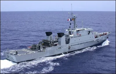 Ce bâtiment a pour mission le soutien des activités liées à la plongée des marins. Ceci est un...