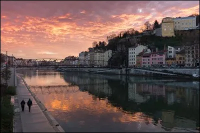 Quelle ville fait appel depuis 16 ans à ces individus traquant les odeurs nauséabondes ?