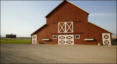 Comment nomme-t-on l'endroit où l'on range le foin ?