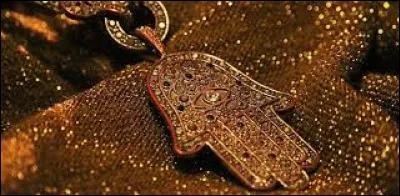 Comment ce porte-bonheur musulman se nomme-t-il ?