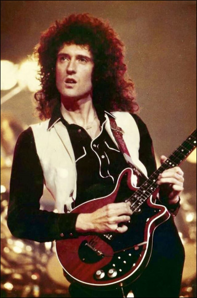 Quel est le guitariste du groupe Queen ?