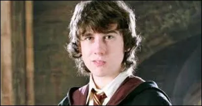 Au bal de Noël, avec qui Neville Londubat danse-t-il ?