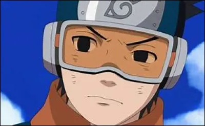 Lorsqu'Obito était petit, qui aidait-il ?