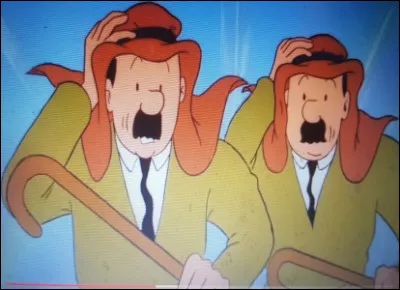 Les Dupondt tentent une deuxième fois d'arrêter Tintin.
Quel animal se trouve à côté du bédouin ?
