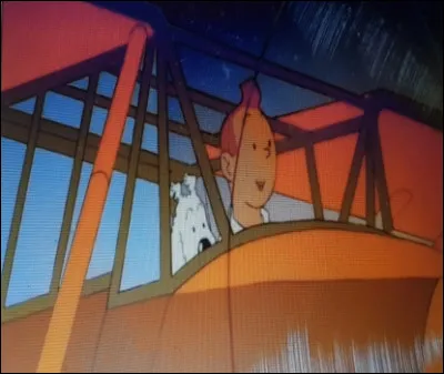 Pour retrouver la trace des cigares du pharaon où se rend-il ?