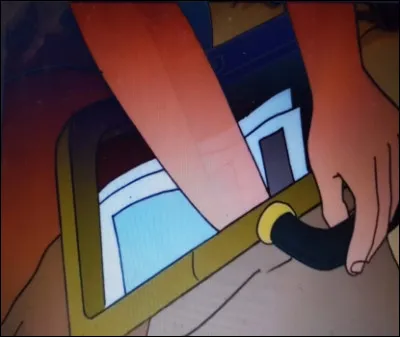 Lorsque Tintin part à la recherche du professeur
Que cherche-t-il dans le sac de celui-ci ?