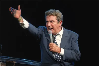 Gilbert Bécaud a chanté ''Je t'appartiens'' mais je préfère ce conseil ''N'appartiens jamais à personne''. Qui a chanté ce titre ?