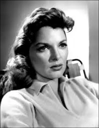 Qui a repris ''Cry Me a River'' de Julie London en 1985 ?