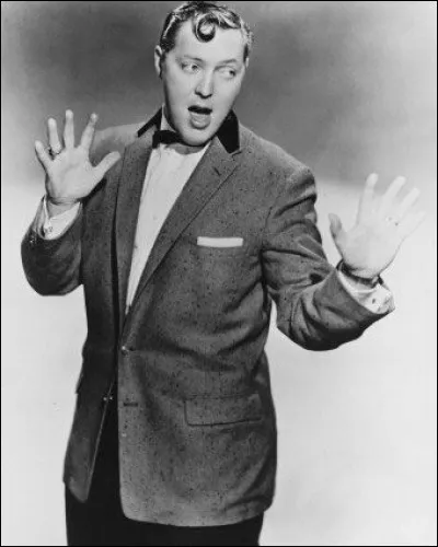 Quelle série américaine a utilisé ''Rock Around the Clock'' de Bill Haley pour le générique de ses deux premières saisons ?