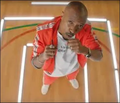 Complétez le titre de cette chanson : "À la vie à...