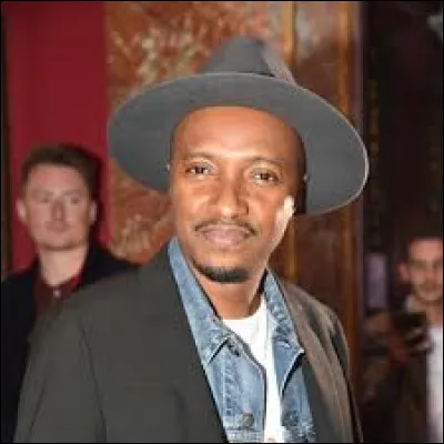 Complétez le titre de cette chanson : "Ferme les yeux et...