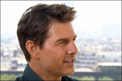 Cet acteur et producteur américain, qui a joué dans "Né un 4 juillet", "Mission impossible", "La Firme", "La Guerre des mondes", se prénomme ...