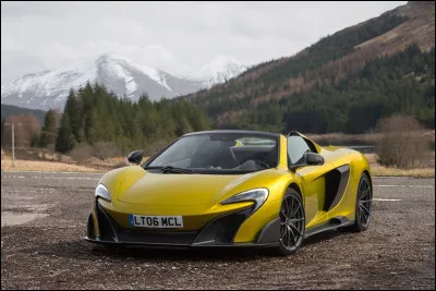 Les sportives de Woking portent un nom simple : celui de leur puissance et celle-ci a la particularité de rappeler un modèle iconique de la marque. Quelle est cette sportive ?