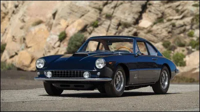 Poursuivons avec cette italienne, cette sublime automobile a un cheval comme logo. Malheureusement, j'ai effacé tous les logos. Saurez-vous retrouver cette voiture ?