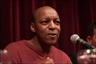 Une chanson dans le thème du rap cette fois, de Lino et Oxmo Puccino : 

Je compte plus les nuits où j'ai rêvé de cesser une vie
Les fois où dans le fond je me demande ce que je fous
Cest parce qu'on se dit que ça va s'arranger qu'on reste ici
Car c'est la loi du point final qui nous tient debout