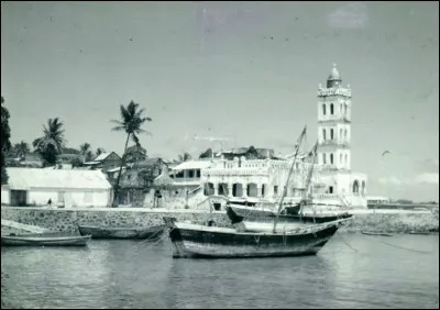 A l'inverse, quels pays sont encore des possessions françaises à la fin de l'année 60 ?