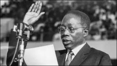 Le Sénégal accède à l'indépendance le 4 avril 1960 et se sépare du Mali le 20 août ; quel est cet homme qui en devient le premier président, élu le 5 septembre 1960 à l'unanimité de l'Assemblée fédérale ?