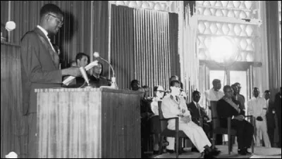 C'est la principale colonie belge : la cérémonie du 30 juin 1960, dans sa capitale Léopoldville, marque l'indépendance du nouvel Etat, colonisé depuis 1885.