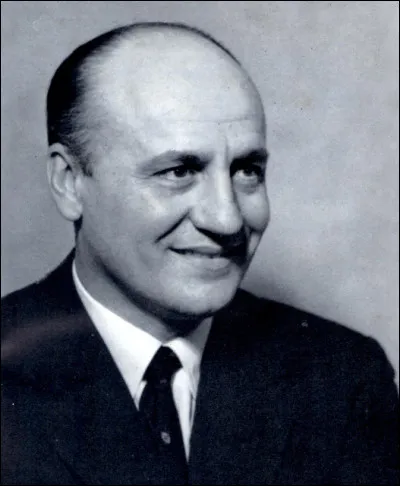 Qui est ce Pierre, grand couturier français, fondateur de la maison de couture qui porte son nom, mort en 1982 ?