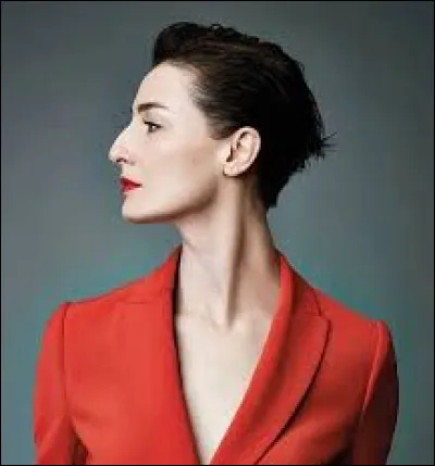 Cette femme a le nez :