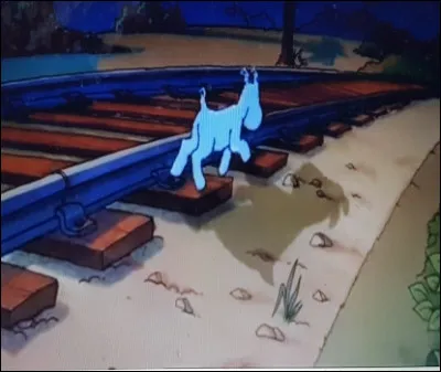 Milou marche seul sur la voie ferr&eacute;e. Qui rencontre-t-il ?