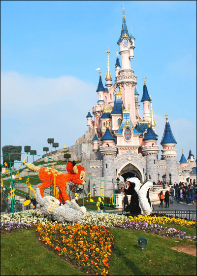 Commençons notre voyage à Disney, mais en quelle année fut ouvert Disneyland Paris ?