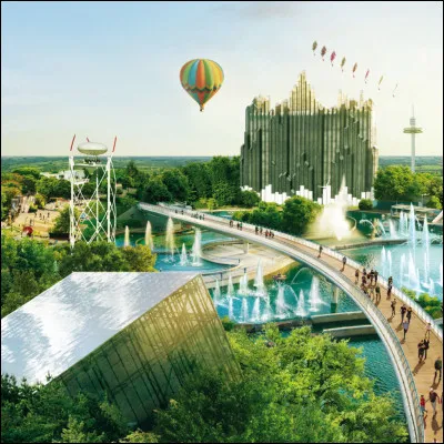 Cette amie m'a aussi dit qu'une attraction du Futuroscope a été élue meilleure attraction du monde ? Mais laquelle ? J'ai oublié !