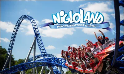 Nous continuons nos vacances en nous promenant dans la forêt. Durant notre promenade nous croisons 2 animaux il me font penser à Nigloland car ce sont les mascottes de Niglold !