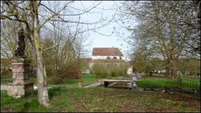 Nous sommes dans le Centre-Val-de-Loire, &agrave; Saint-Lubin-des-Joncherets. Ville de la communaut&eacute; d'agglom&eacute;ration du Pays de Dreux, elle se situe dans le d&eacute;partement ...