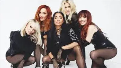 Un des groupes tr&egrave;s populaires des ann&eacute;es 2000 est de retour apr&egrave;s plusieurs ann&eacute;es d'absences avec la chanson "React". De quel groupe s'agit-il ?