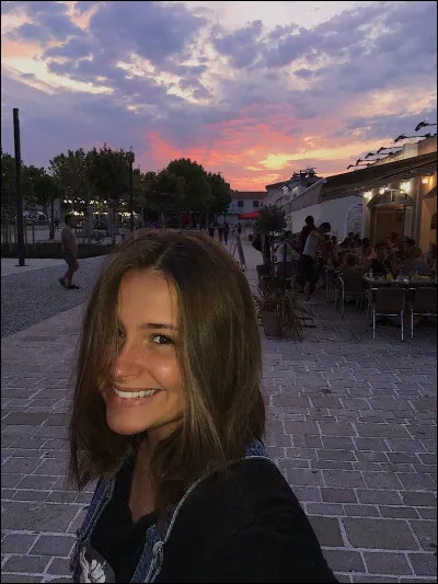 Quel est le titre de la première vidéo YouTube de Clémence ?