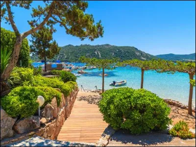 La Corse est une île sortie de la légende de Merlin.