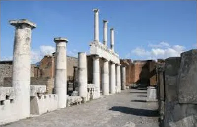 Durant quel siècle Pompéi est-elle réellement redécouverte ?