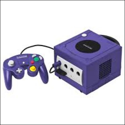 À l'aide de ces trois indices, trouvez le nom de la console : "couleur violette / forme carrée / années 2000".