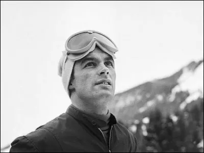 Ce skieur autrichien a été le premier à remporter en 1956 les trois titres lors d'une même édition des Jeux olympiques ; il est aussi, avec sept médailles d'or, le skieur le plus titré en championnats du monde : c'est ... Sailer.