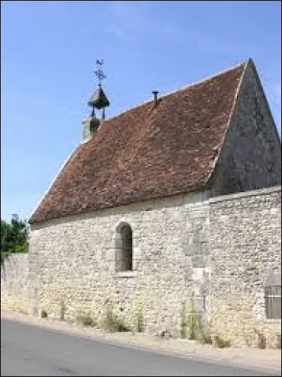 Voici l'&eacute;glise Saint-Loup de Gondreville. Commune Loir&eacute;taine, elle se situe en r&eacute;gion ...