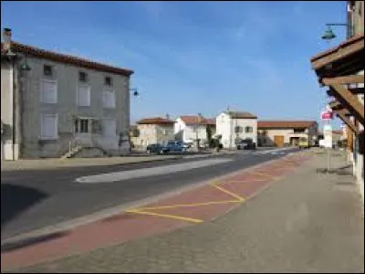 Petit tour dans le Forez, &agrave; Margerie-Chantagret. Commune d'Auvergne-Rh&ocirc;ne-Alpes, elle se situe dans le d&eacute;partement ...