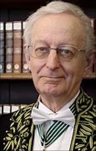 Qui est ce Michael, poète, critique littéraire, traducteur, professeur franco-britannique, élu à l'Académie française en 2012 ?