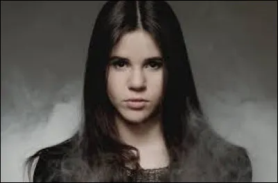 Comment se nomme son premier single sorti en 2014 ?