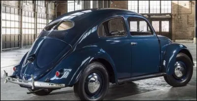 La Volkswagen Coccinelle a traversé plusieurs décennies. Elle était à la fin de la série en 2003 la dernière à...