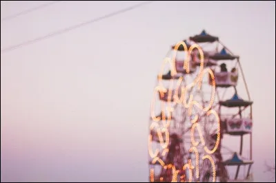 Comment s'appelle cette attraction ? La grande :