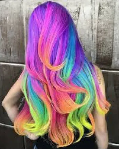 De quelle couleur se rapprochent le plus tes cheveux ?